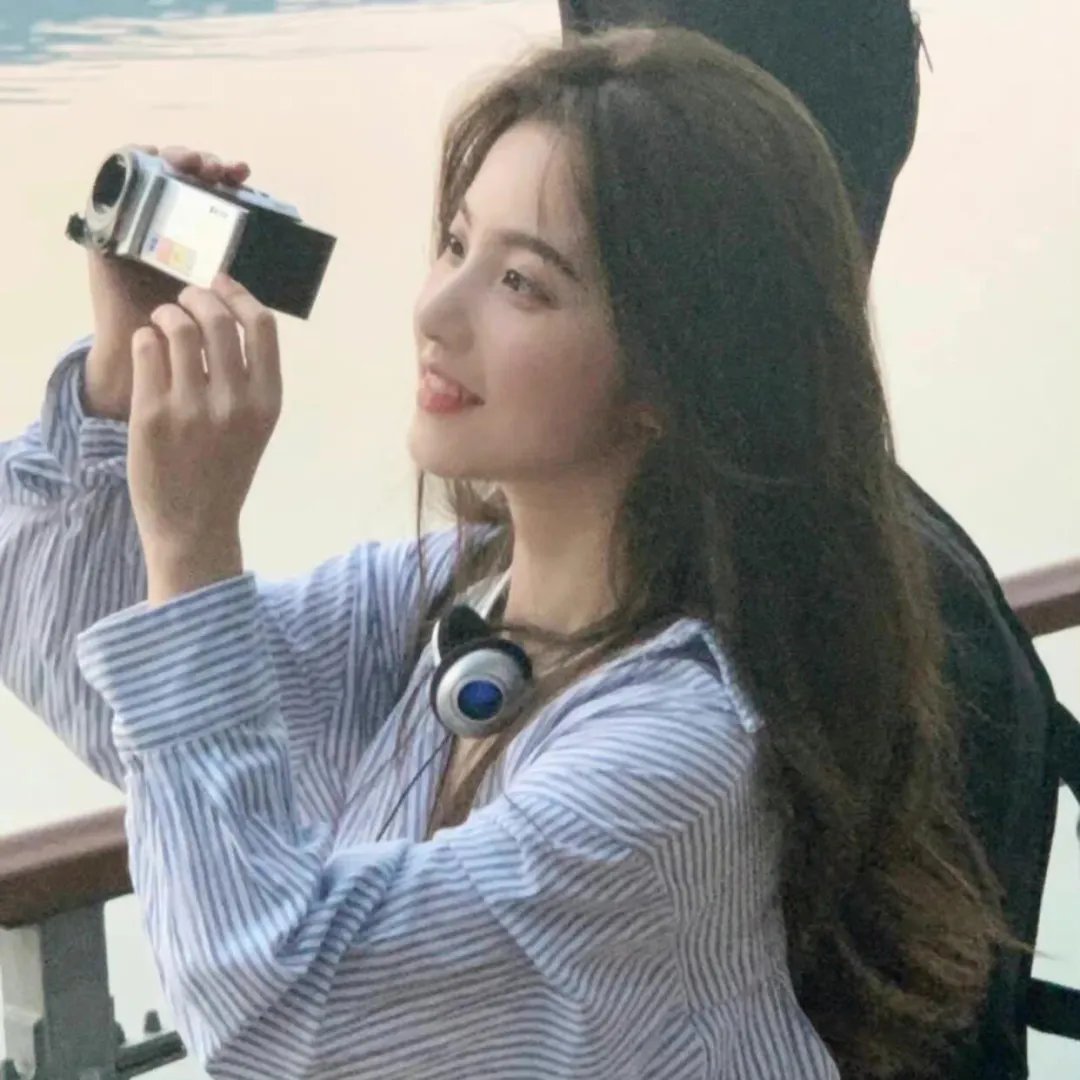 飞马俏姑娘海报