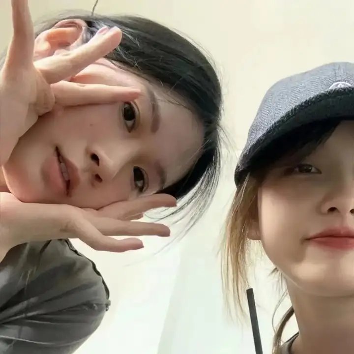春泥溅花红海报